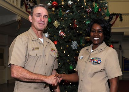 Glen Burnie Navy Petty Officer recognized for holiday volunteer work