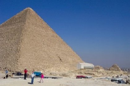 Egypt travel advisories renewed in wake of violence