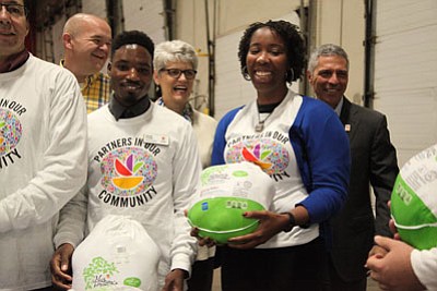 Giant Food Donates 1,000 Turkeys To The Maryland Food Bank