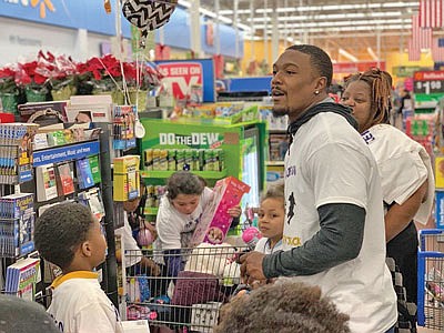 Local NFL Player Gives Back To Baltimore Youth Through 2nd Annual “Shop With A Jock”