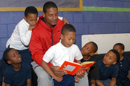 NFL, United Way partner to improve early grade reading