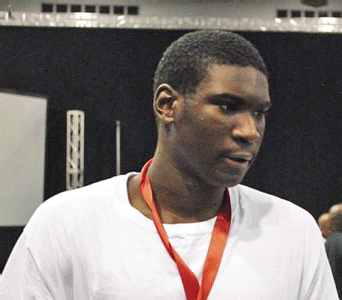 Baltimore boxer seeking championship while helping his community