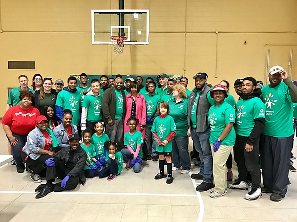 Comcast Cares Day Volunteers Spruce Up Park and Rec Center