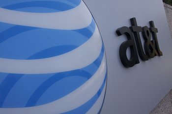 AT&T cuts wireless prices