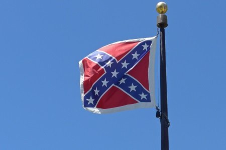South Carolina votes to remove Confederate flag from state house grounds