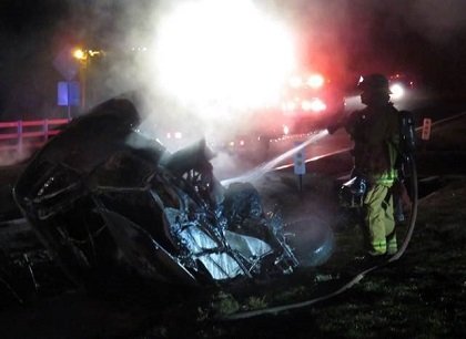 Jamie Foxx helps rescue man from burning truck