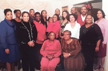 Great-Grandmother Peggy Jackson with her mother, three children, six grandchildren and six great-grandchildren