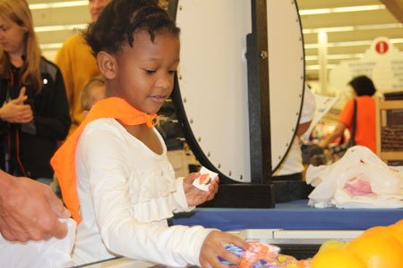 Maryland businesses encourage kids to eat more fruits and veggies