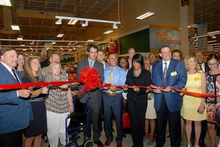 Mayor Rawlings-Blake announces grand opening of ShopRite Grocery in Howard Park