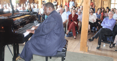 Baltimore native Cyrus Chestnut performs for Silo Hill Steinway Series