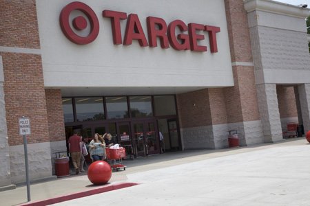Target offers 10% discount after credit card hack
