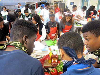 Teen chefs battle in healthy cooking competition